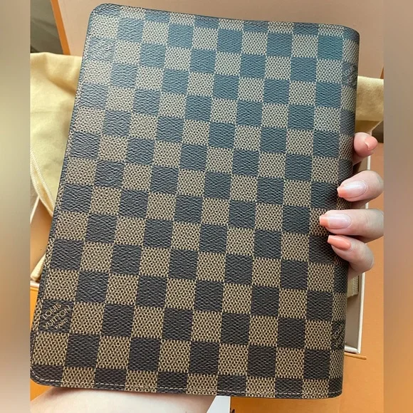 Sold❌❌Louis Vuitton Desk Agenda Cover
❣️❣️In High Demand❣️❣️ - Picture 3 of 16